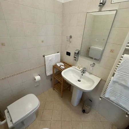 Emilia ベッド・アンド・ブレックファスト 4*