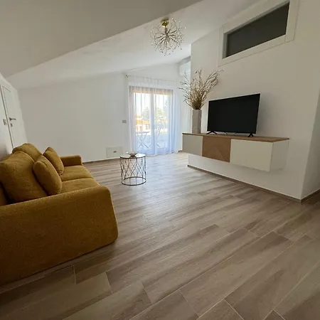 Emilia フォッサチェージア