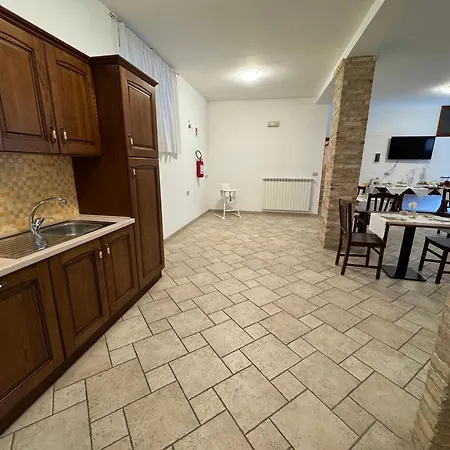 ベッド・アンド・ブレックファスト Emilia 4*