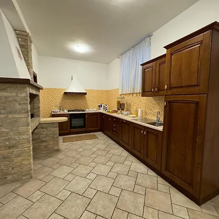 ベッド・アンド・ブレックファスト Emilia フォッサチェージア