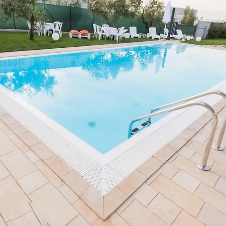 Emilia Bed and Breakfast 4*